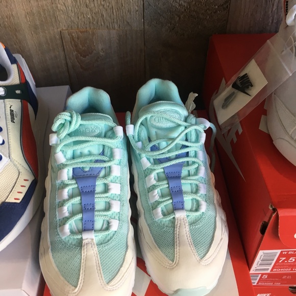 NIKE AIR MAX 95 - Picture 3 of 6